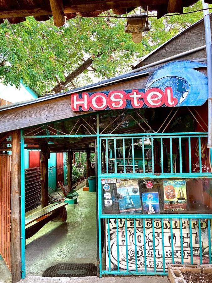 Coral Reef Surf Hostel And Camp 타마린도 외부 사진