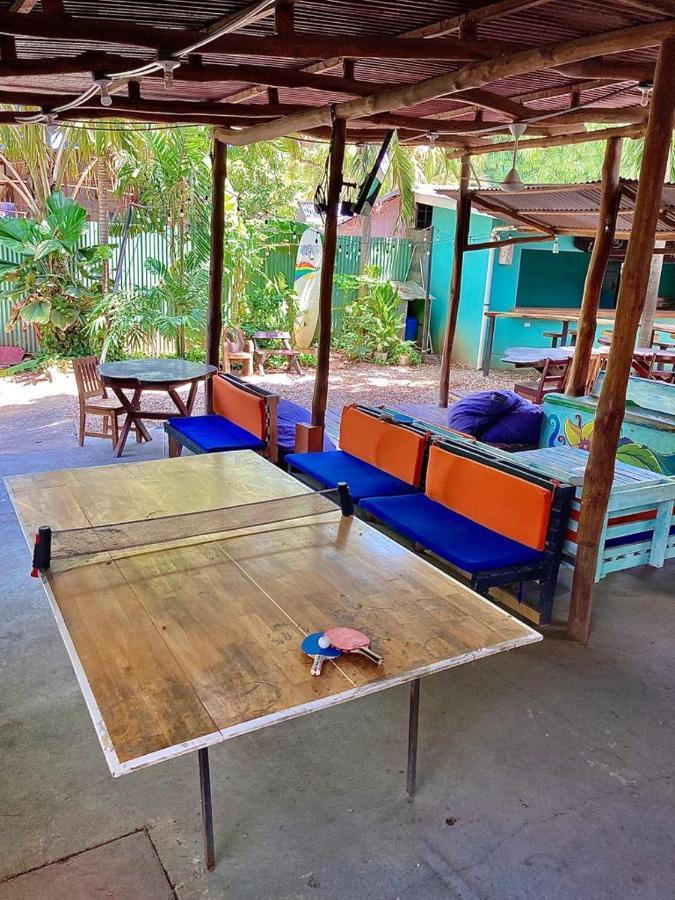 Coral Reef Surf Hostel And Camp 타마린도 외부 사진