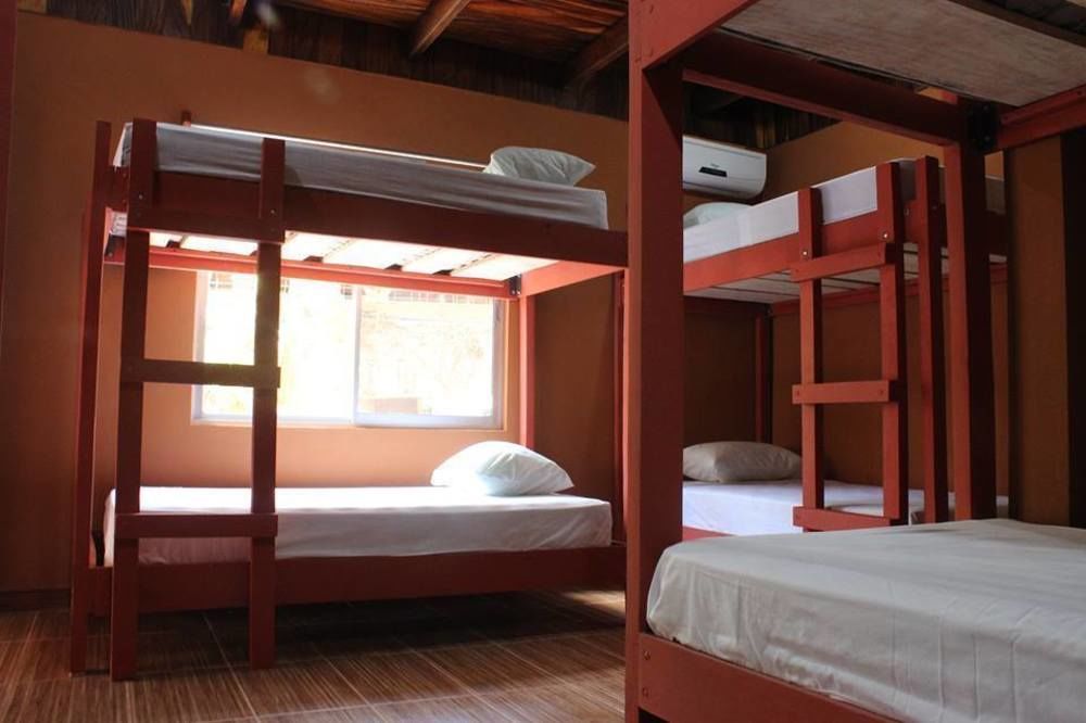 Coral Reef Surf Hostel And Camp 타마린도 외부 사진